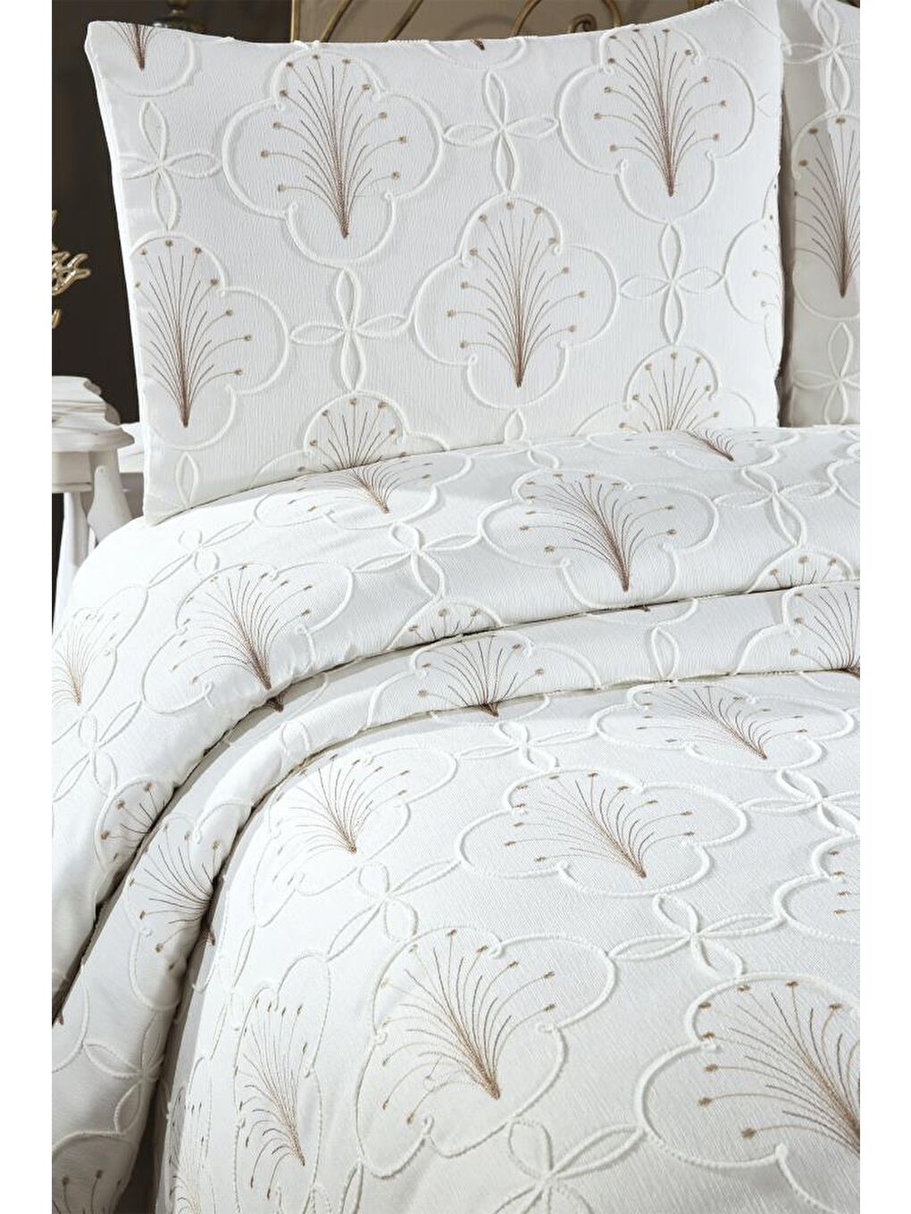 Karışık Sonay Nakışlı Şönil 3 Parça Çift Kişilik Yatak Örtüsü-1