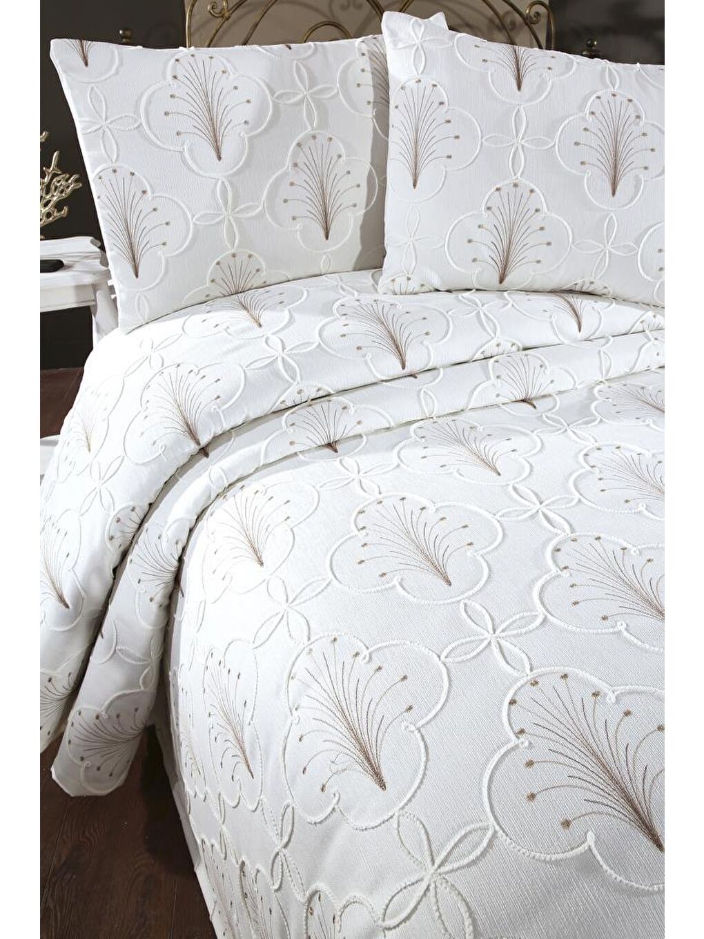 Karışık Sonay Nakışlı Şönil 3 Parça Çift Kişilik Yatak Örtüsü-3