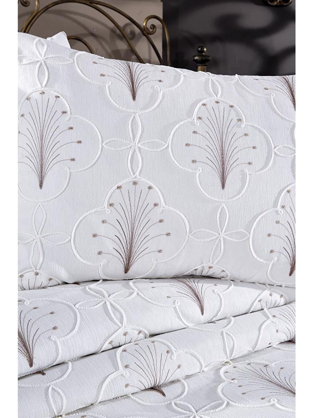 Karışık Sonay Nakışlı Şönil 3 Parça Çift Kişilik Yatak Örtüsü-4