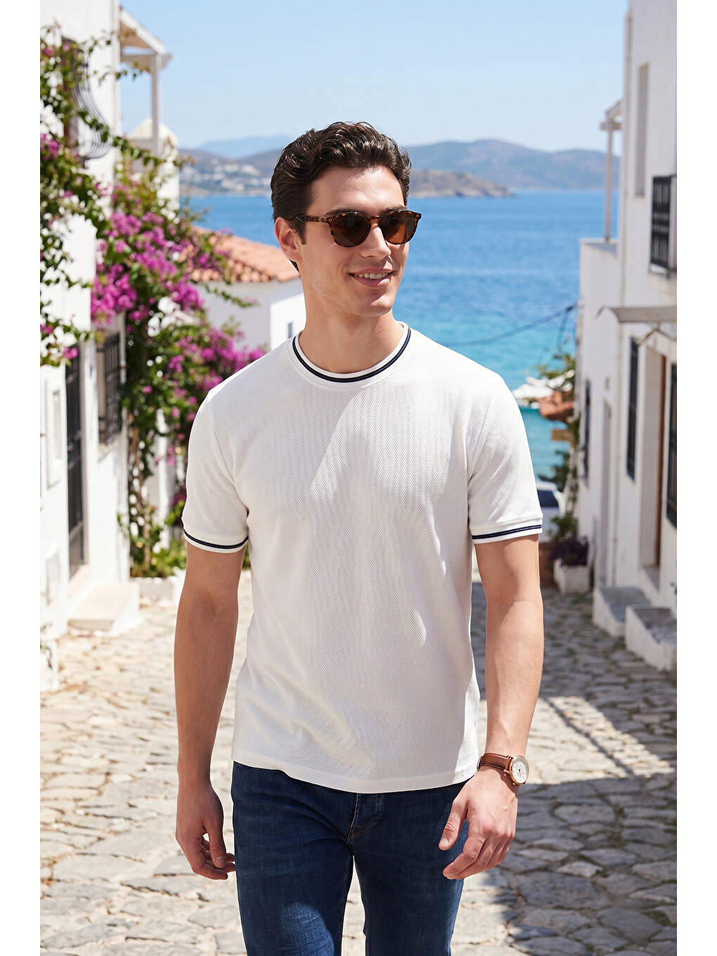 Beyaz Pamuklu Regular Fit Şerit Detaylı T Shirt 5904089-1