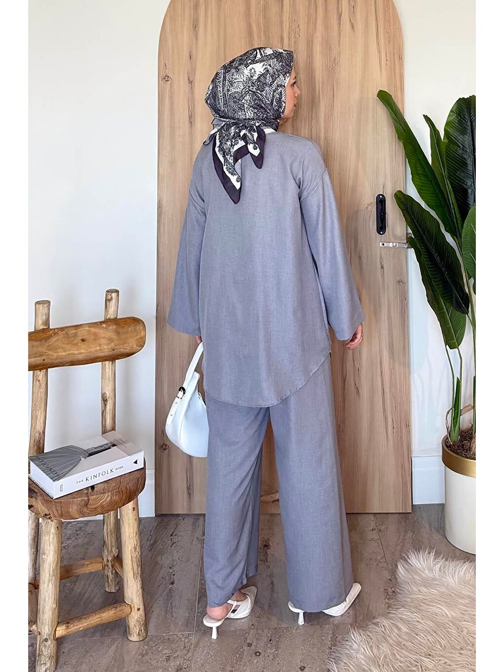 Ön Çift Bağcık Detaylı Kimono Tesettür Takım Gri-2