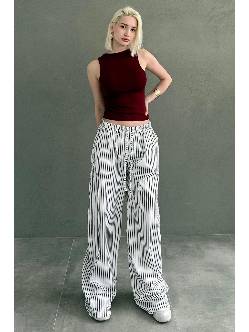 Beyaz Beli Ayarlanabilir Çizgili Cepli Bol Paça Kadın Pantolon Mg2312