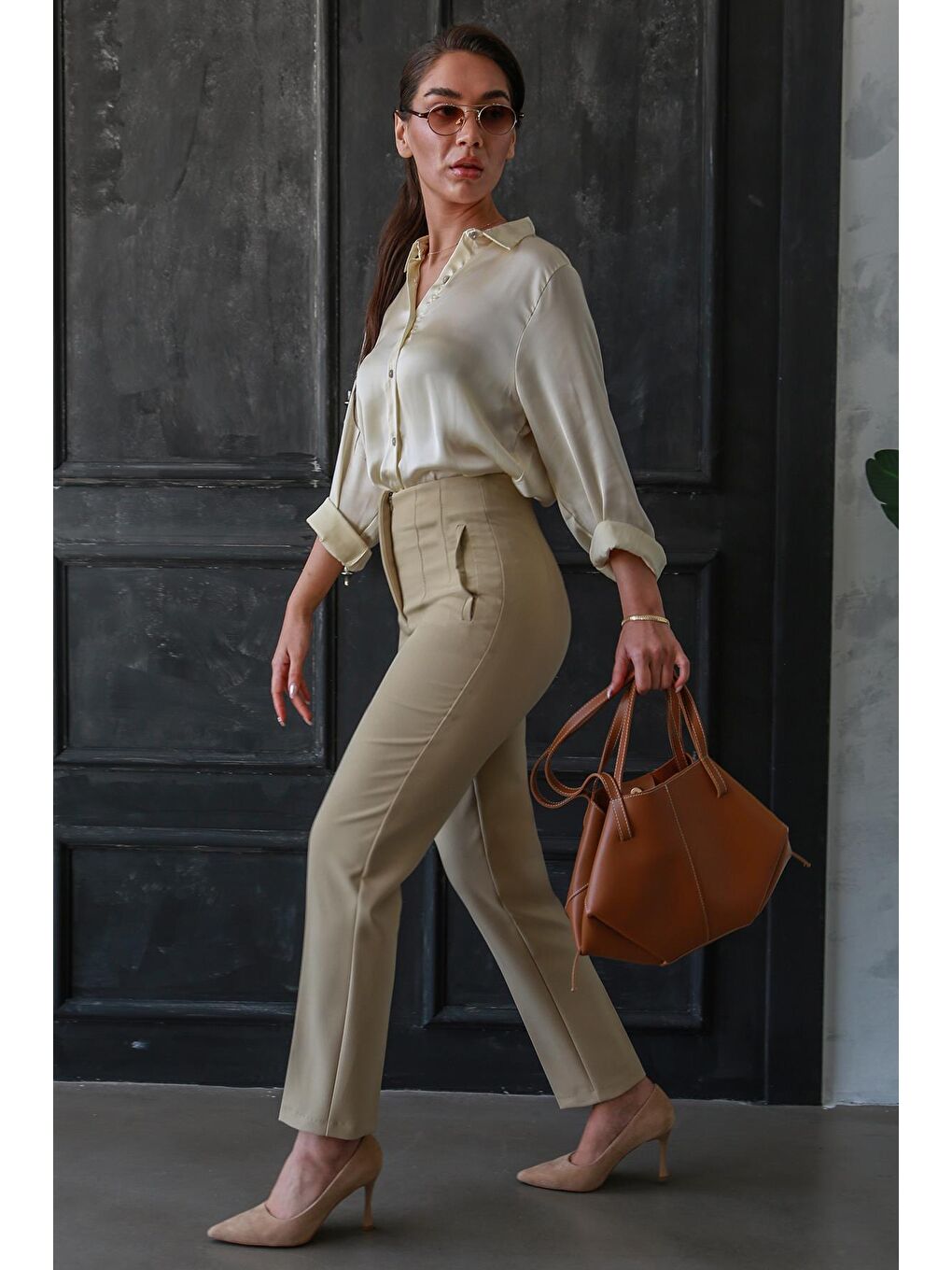 Bej Önü Biyeli Yüksek Bel Kadın Pantolon Mg2425-8