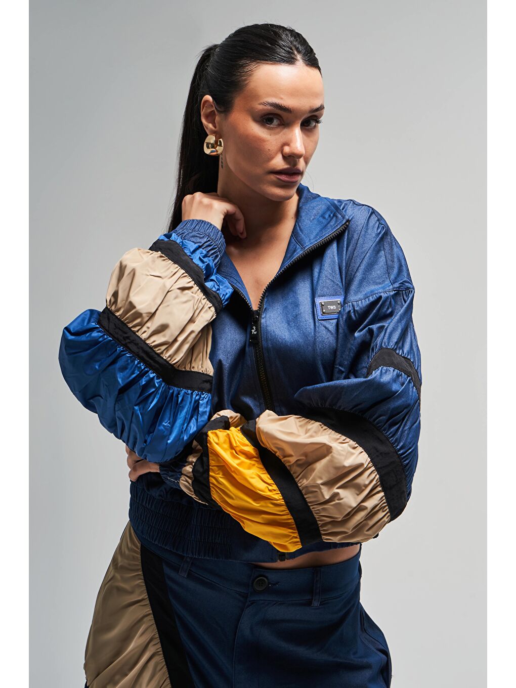 Kadın Koyu Mavi Renk Parçalı Kumaş Bol Kesim Tasarım Ceket-1