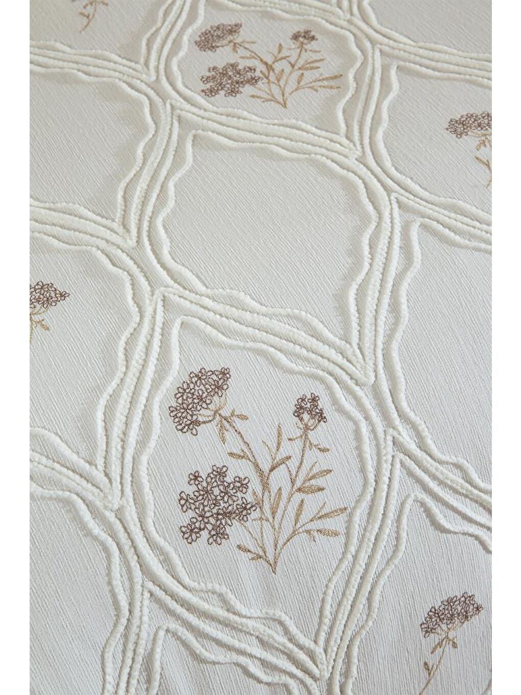 Karışık Abuda Nakışlı Şönil 3 Parça Çift Kişilik Yatak Örtüsü-2