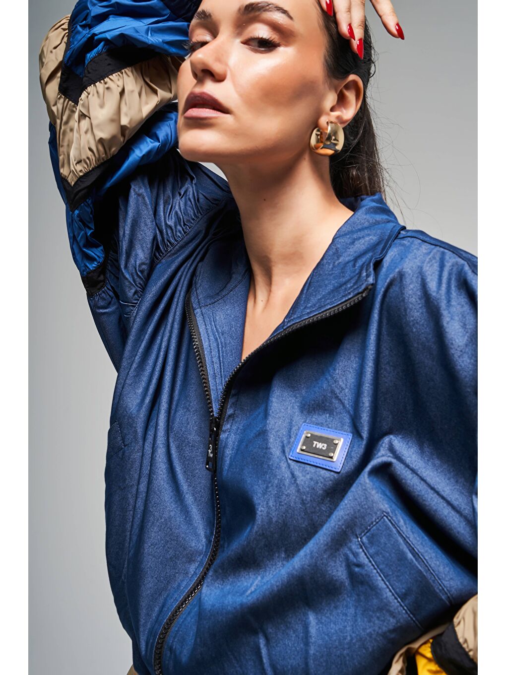 Kadın Koyu Mavi Renk Parçalı Kumaş Bol Kesim Tasarım Ceket-4