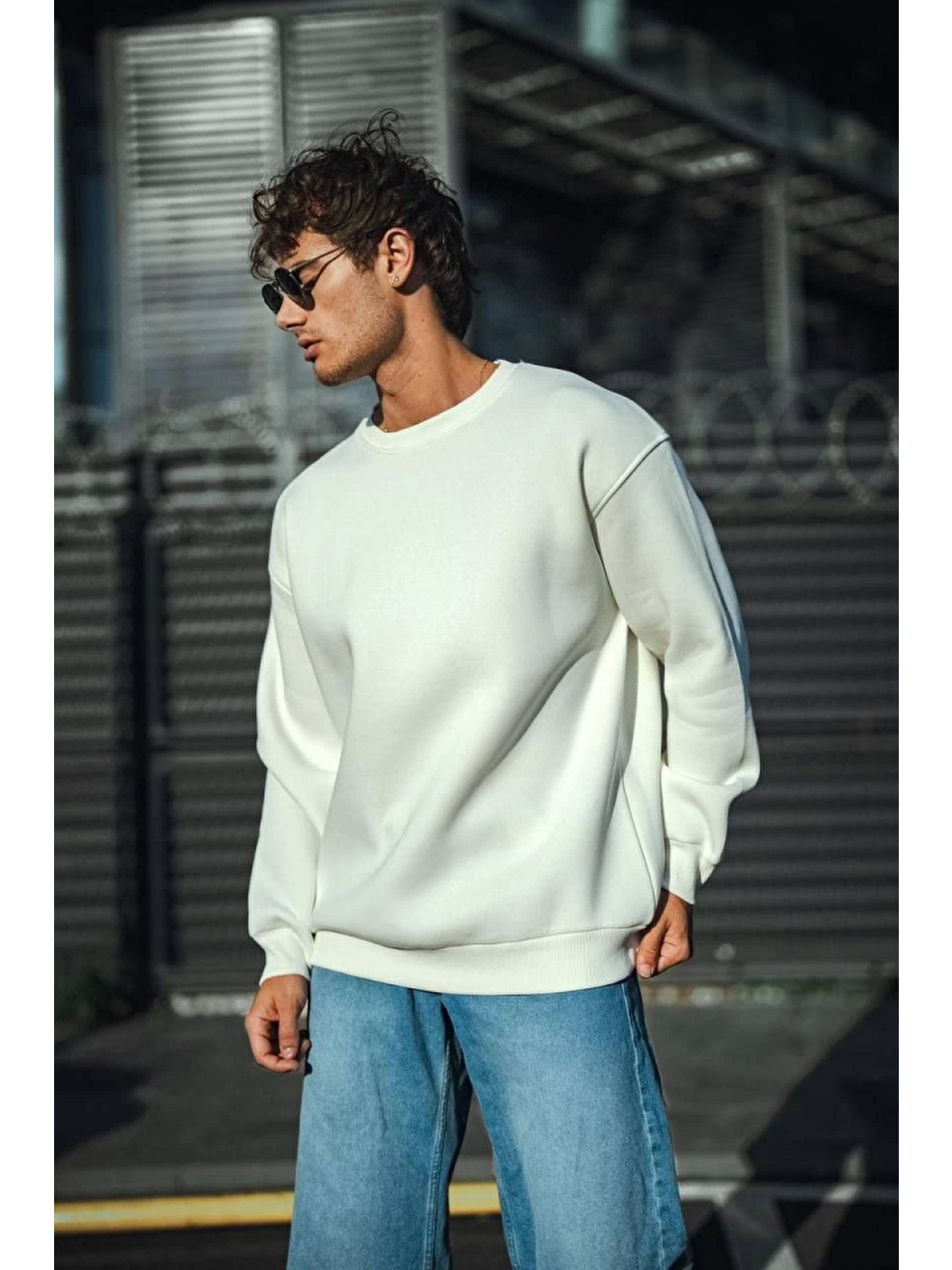 Kışlık Bisiklet Yaka Üç İplik Basic Sweatshirt - Beyaz-1