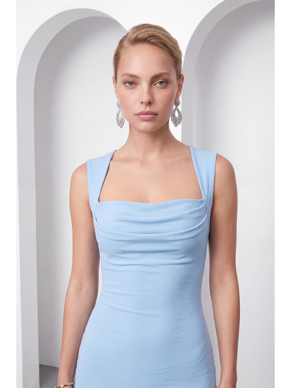 Kadın Bebe Mavi Kare Yaka Kolsuz Krep Davet Elbisesi-2