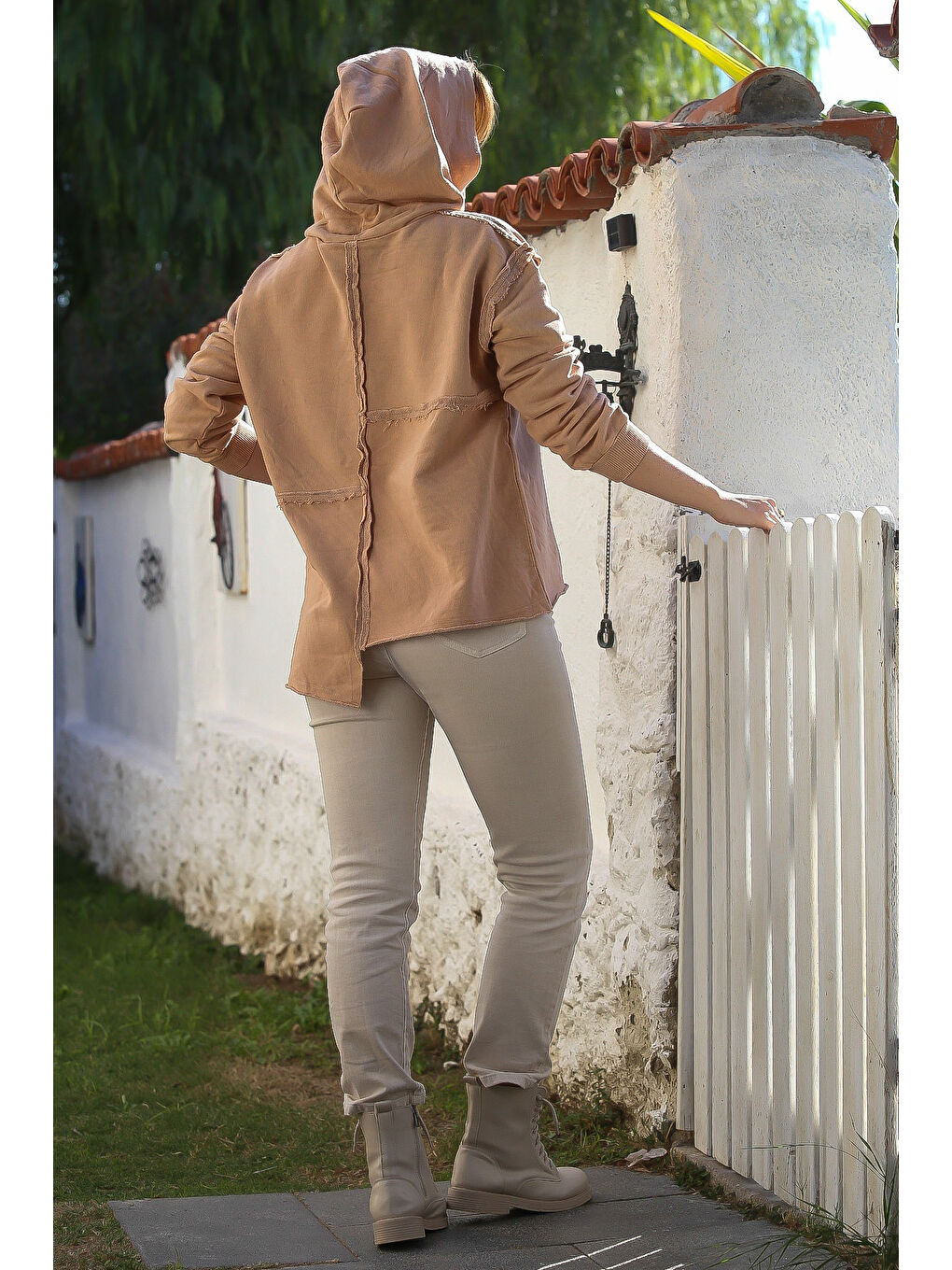 Pembe Somon Rengi Kapüşonlu Uzun Kol Yıkamalı Casual Pamuklu Asimetrik Örme Sweatshirt 75 65-5