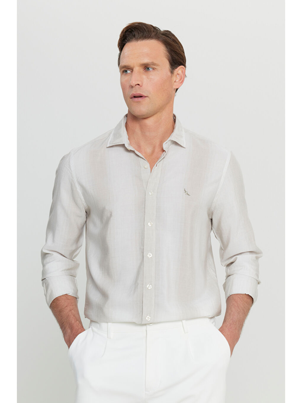 Erkek Bej Yumuşak Dokulu Keten Karışımlı Slim Fit Dar Kesim Klasik Yaka Çizgili Gömlek