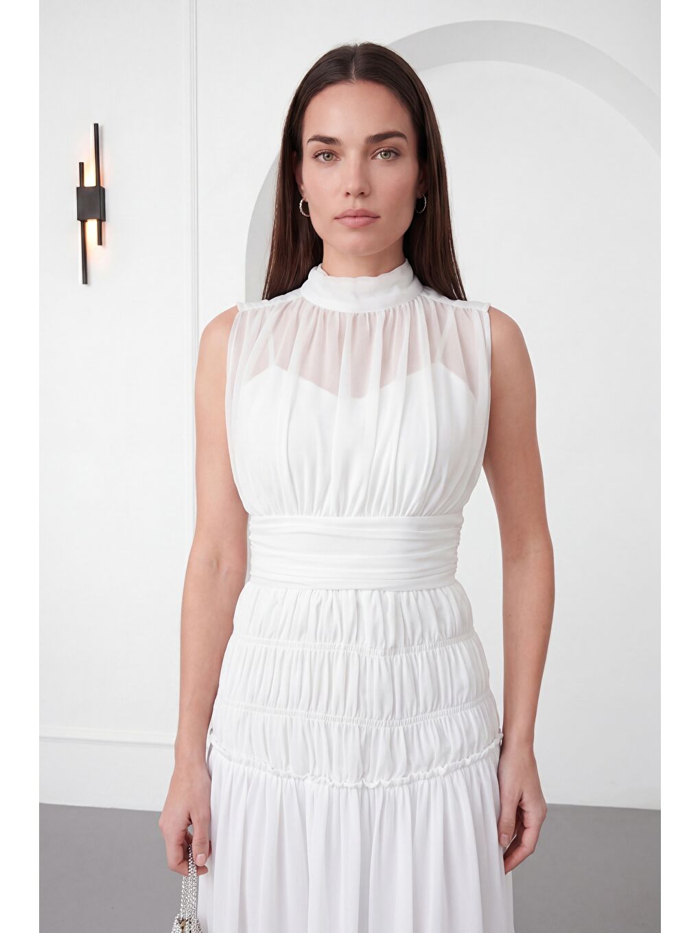 Kadın Beyaz Dik Yaka Pileli Uzun Şifon Davet Elbisesi-2