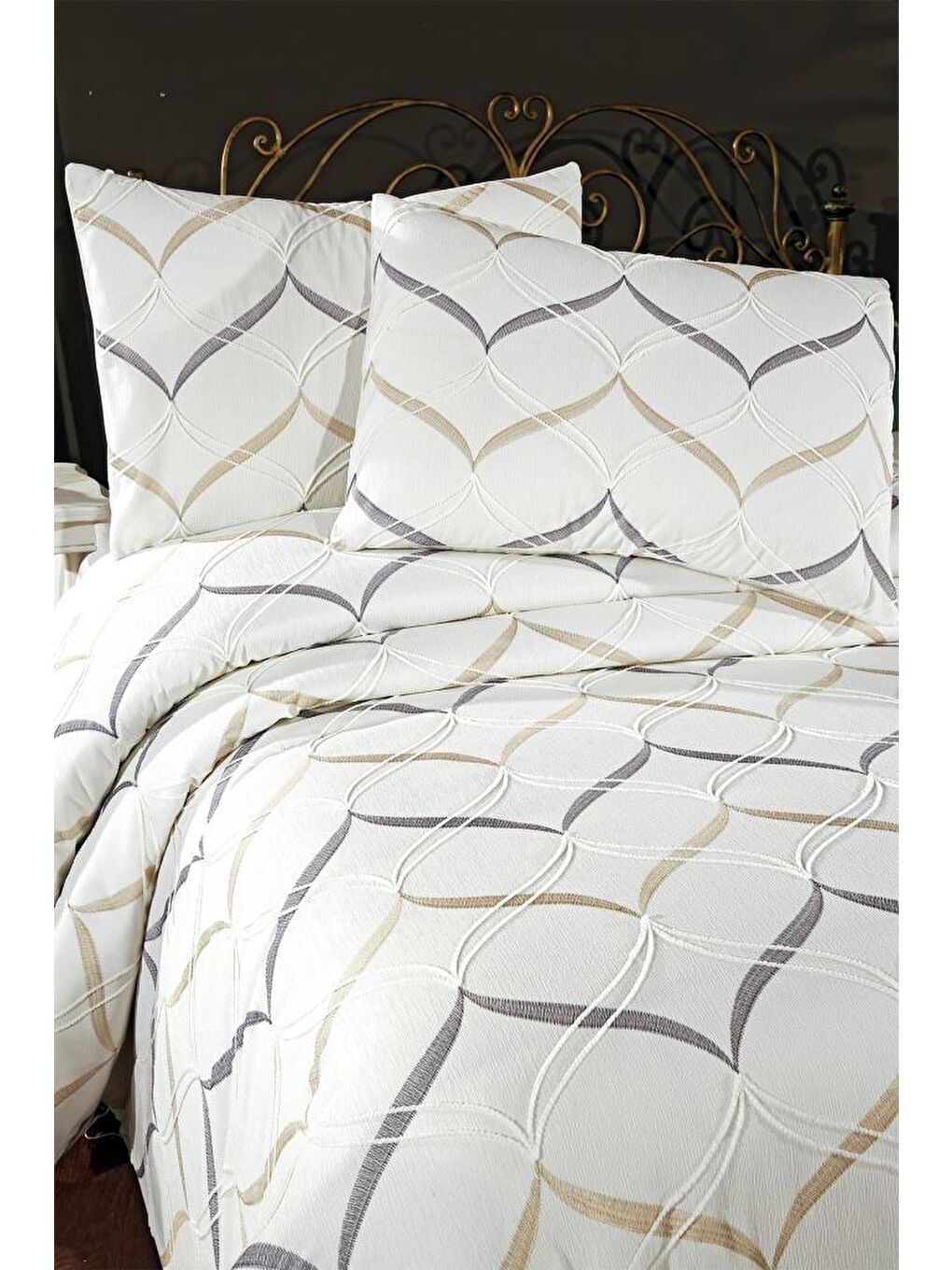 Karışık Yalina Nakışlı Şönil 3 Parça Çift Kişilik Yatak Örtüsü-3