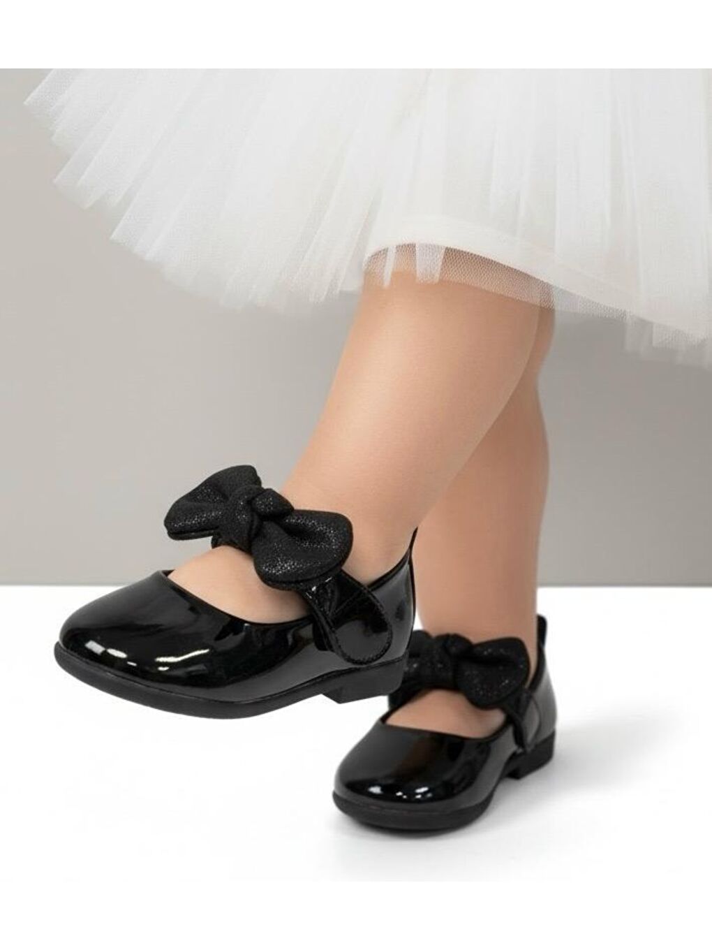 Siyah Kız Çocuk Cırt Cırtlı Kurdele Detaylı Babet-1