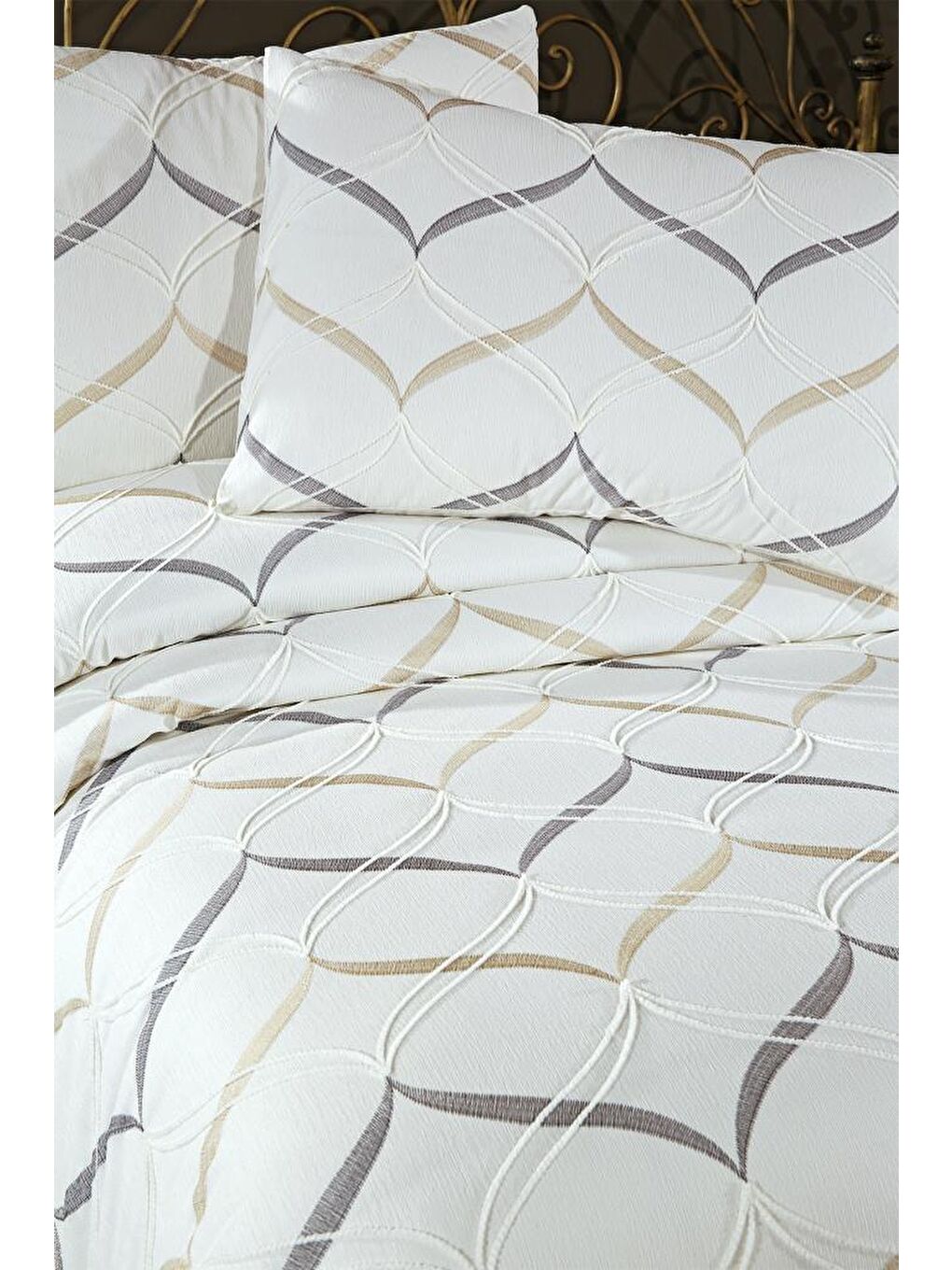 Karışık Yalina Nakışlı Şönil 3 Parça Çift Kişilik Yatak Örtüsü-4