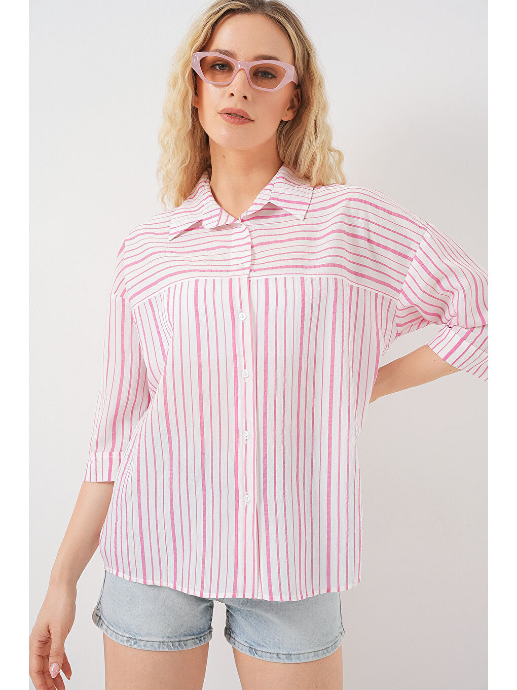 Pembe Kadın Çizgili Kısa Kol Gömlek 20344 - Pudra-2