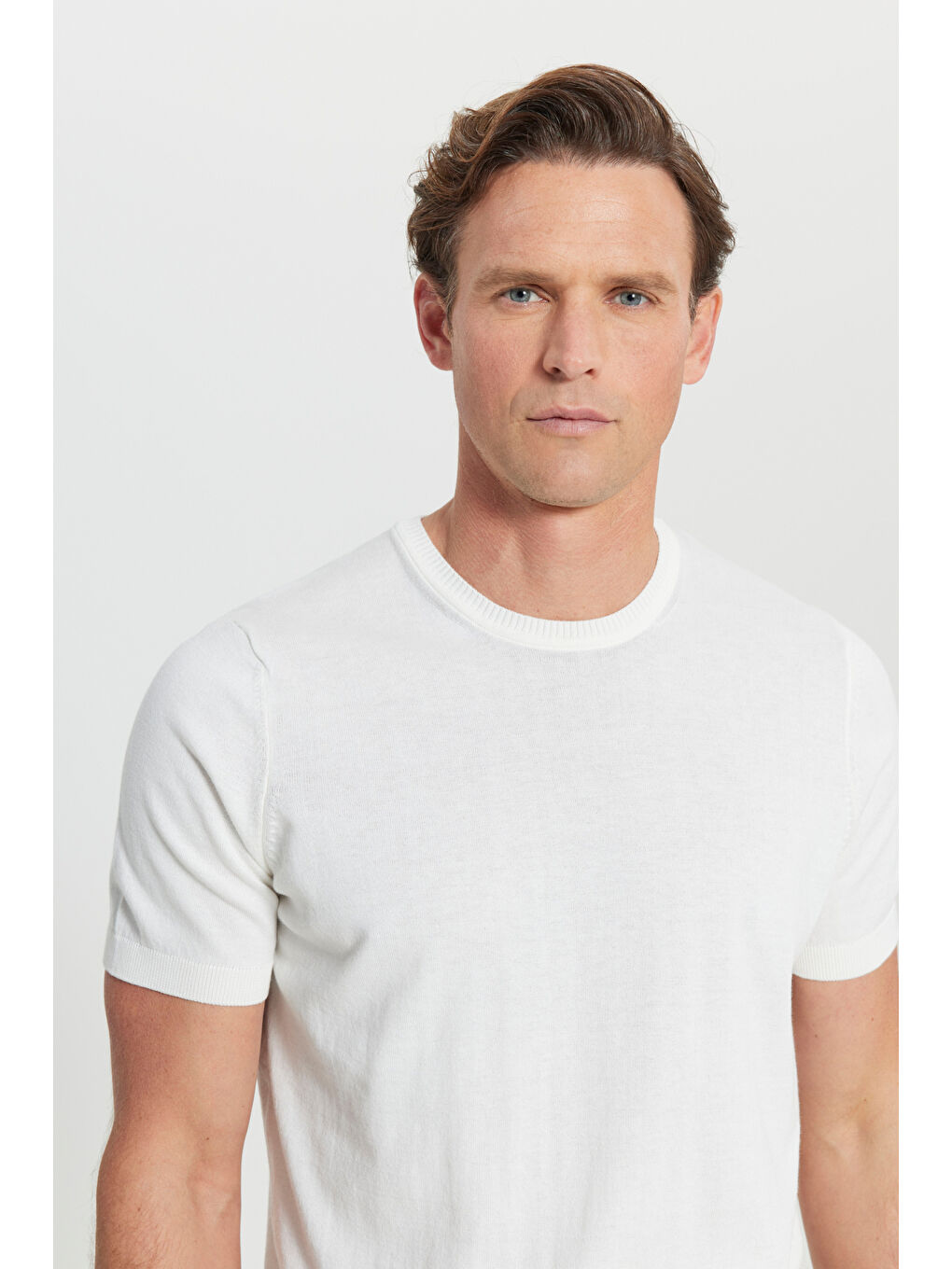 Erkek Beyaz %100 Pamuk Standart Fit Normal Kesim Bisiklet Yaka Triko Tişört-3