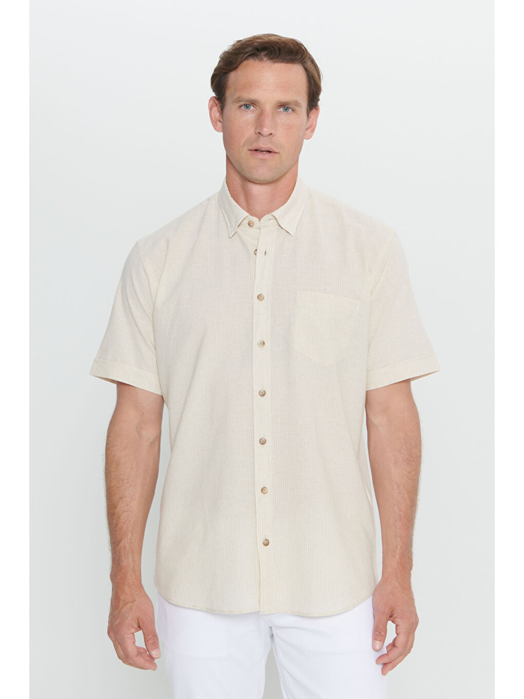 Erkek Ekru-Bej Comfort Fit Rahat Kesim %100 Pamuk Gizli Düğmeli Yaka Gömlek