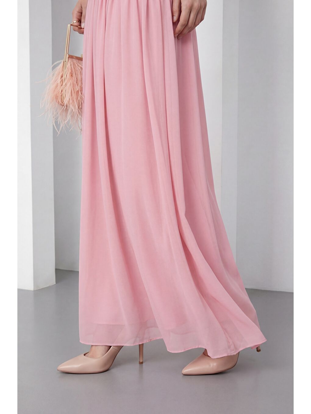 Kadın Pembe Dik Yaka Pileli Uzun Şifon Davet Elbisesi-3