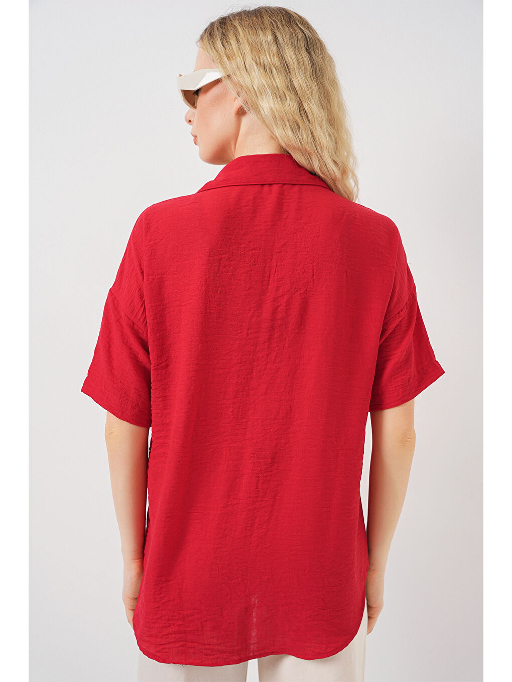 Kadın Kısa Kol Keten Görünümlü Gömlek 20336 - Kırmızı-5
