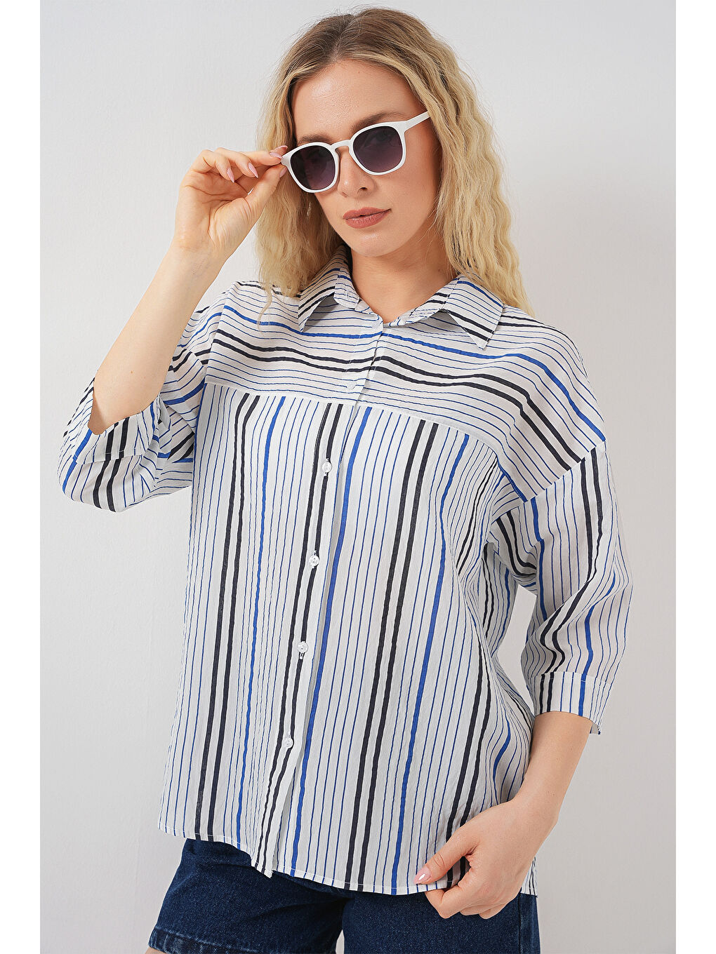 Kadın Çizgili Kısa Kol Gömlek 20344 - Lacivert-2