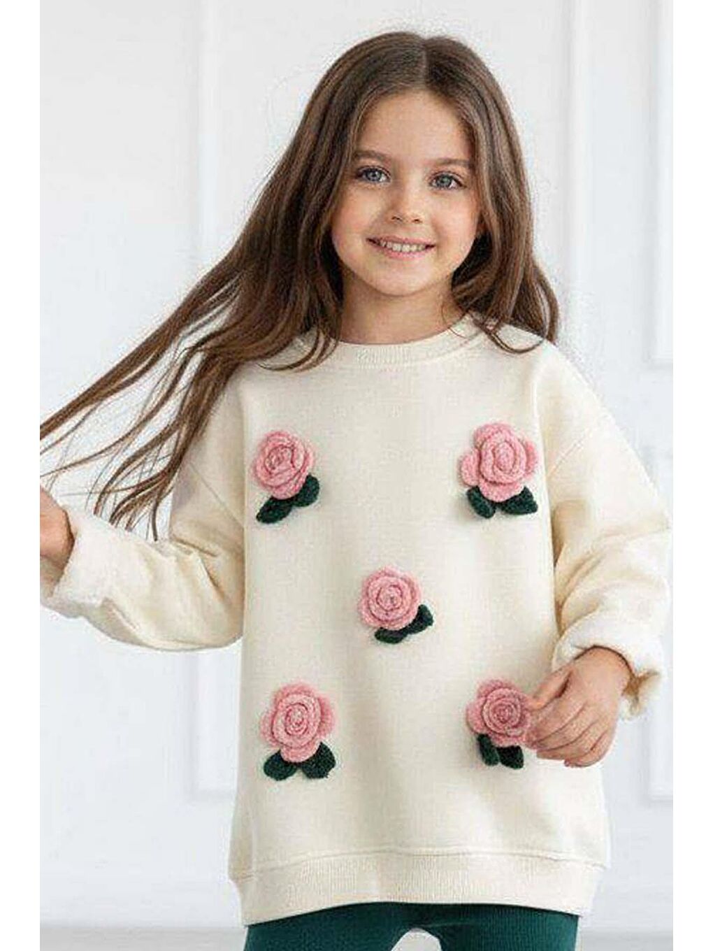 Ekru Kız Çocuk Üzeri Gül Figürlü 3 İplik Krem Kazak Bol Kesim Skuba Kumaş Alt Üst Takım-1