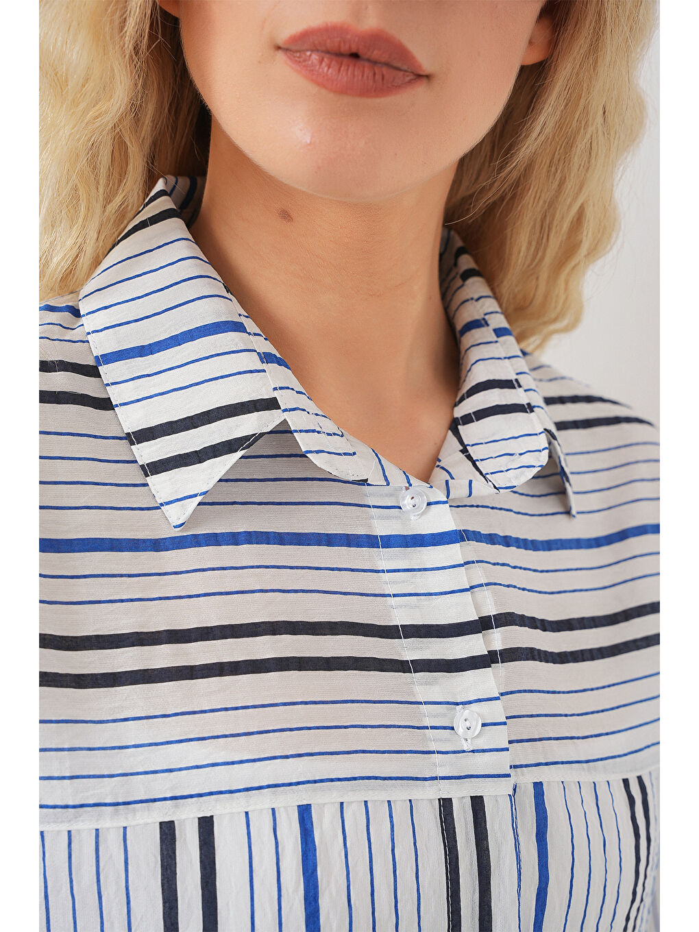 Kadın Çizgili Kısa Kol Gömlek 20344 - Lacivert-4
