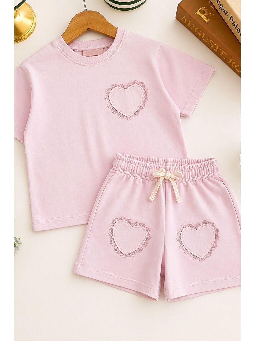 Pembe Kız Çocuk Pamuklu Bisiklet Yaka Kalp Detaylı T-Shirt Ve Şort Alt Üst Takım-1