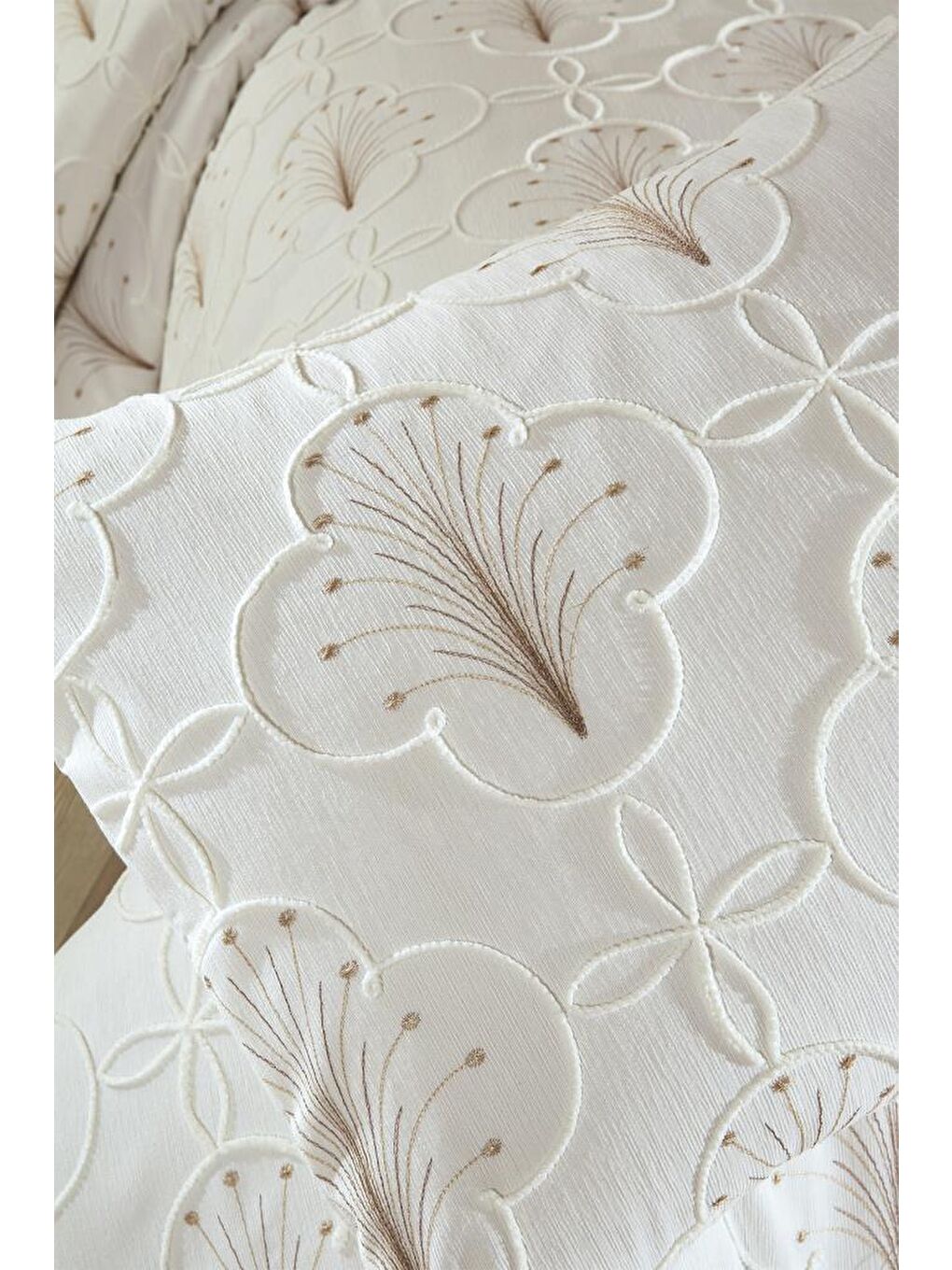 Karışık Sonay Nakışlı Şönil 2 Parça Tek Kişilik Yatak Örtüsü-5