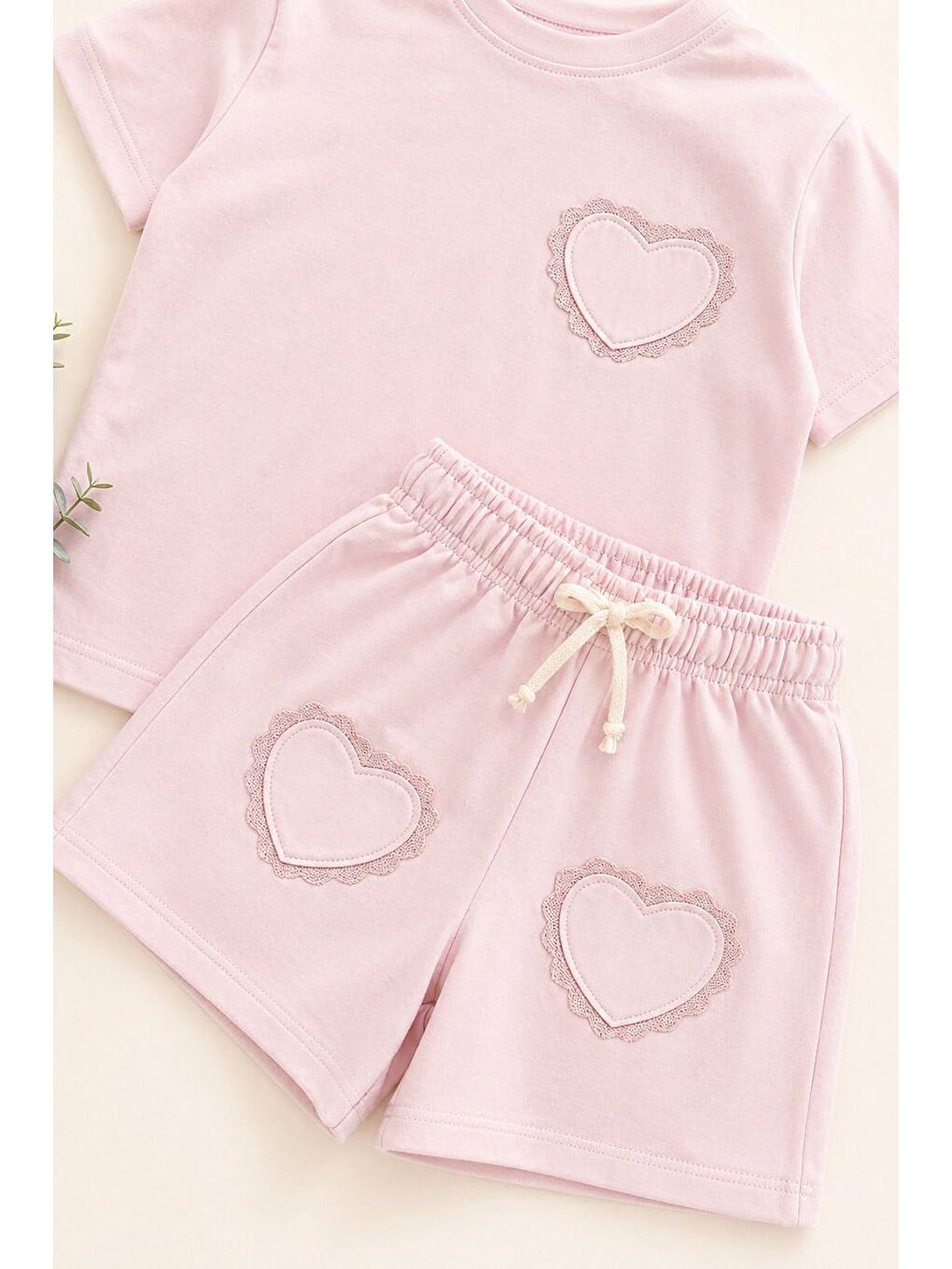Pembe Kız Çocuk Pamuklu Bisiklet Yaka Kalp Detaylı T-Shirt Ve Şort Alt Üst Takım-2