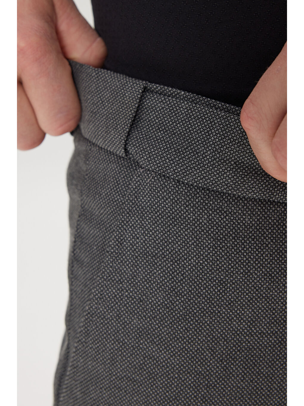 Erkek Siyah Slim Fit Kuş Gözü Desenli Esnek Beli Lastikli Bağlamalı Pantolon-5