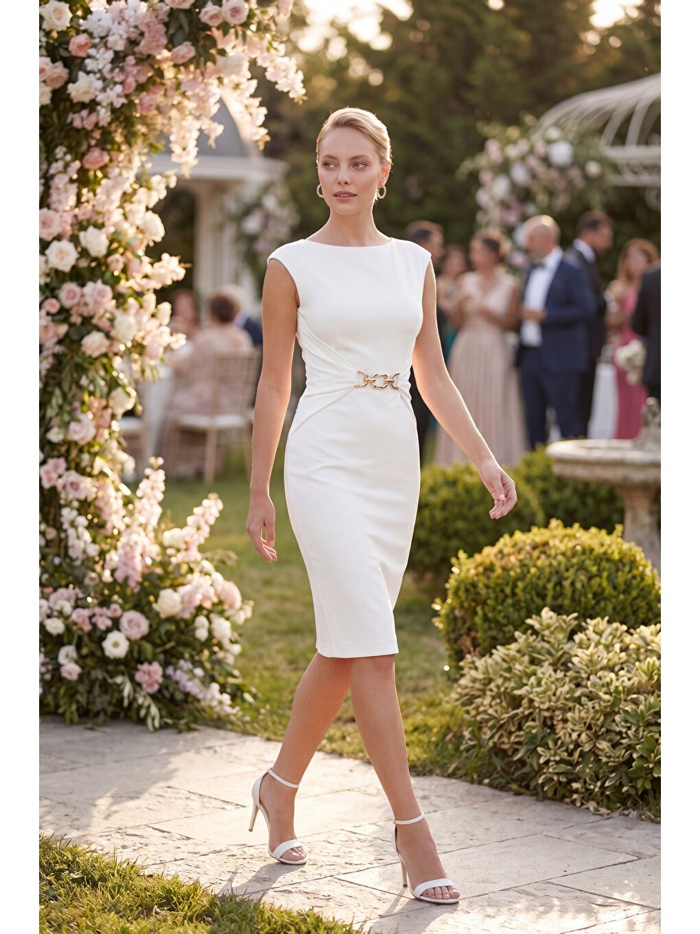 Kadın Beyaz Bisiklet Yaka Aksesuar Detay Midi Davet Elbisesi-3