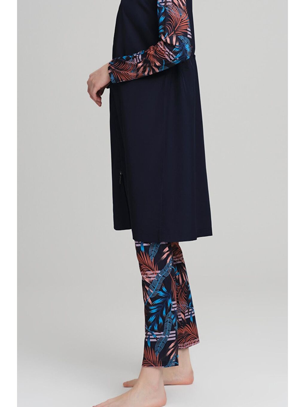 Kol Ve Taytı Desenli Lacivert Jileli 3 Parça Tam Tesettür Mayo Takımı 2230-3