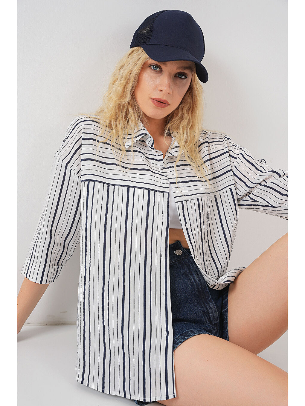 Kadın Çizgili Kısa Kol Gömlek 20344 - Siyah