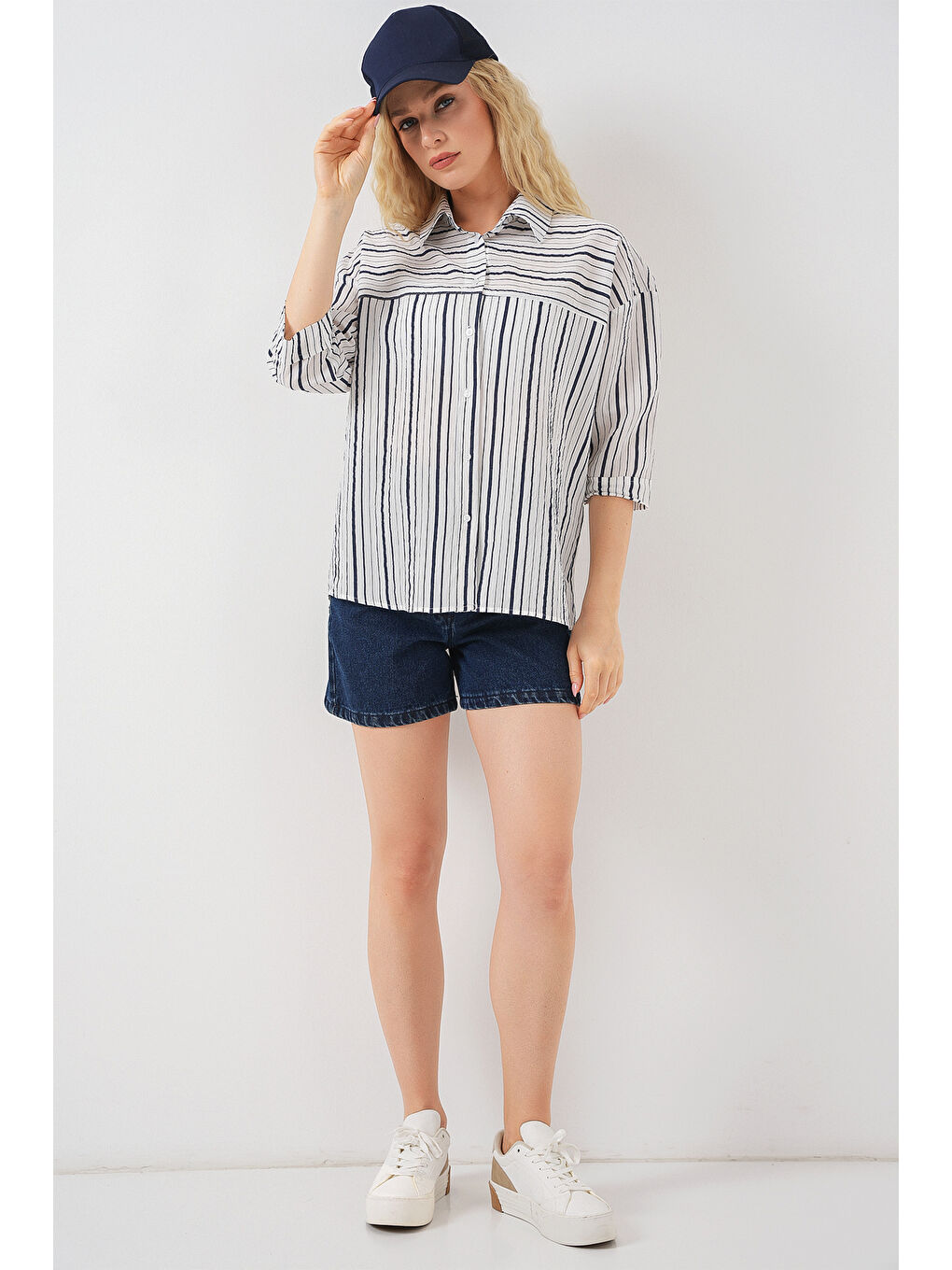 Kadın Çizgili Kısa Kol Gömlek 20344 - Siyah-1