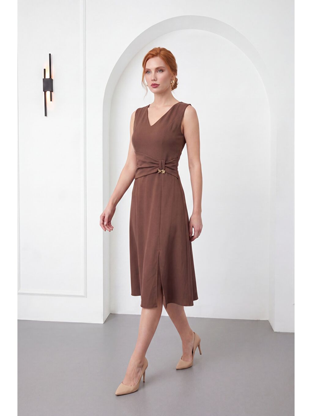 Kadın Kahverengi V Yaka Yırtmaçlı Midi Kloş Davet Elbisesi-1