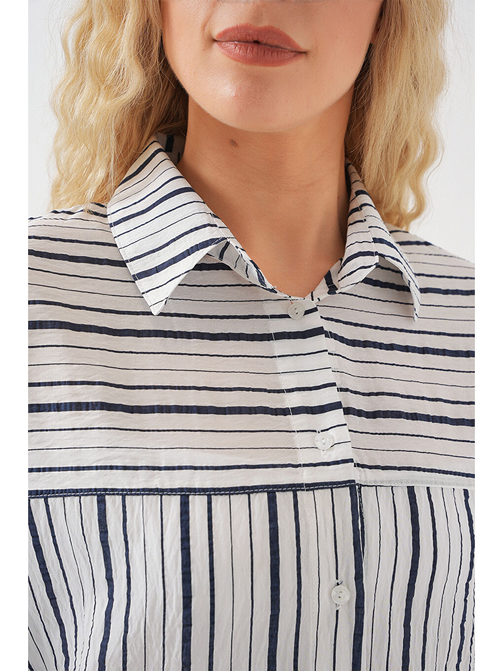 Kadın Çizgili Kısa Kol Gömlek 20344 - Siyah-4