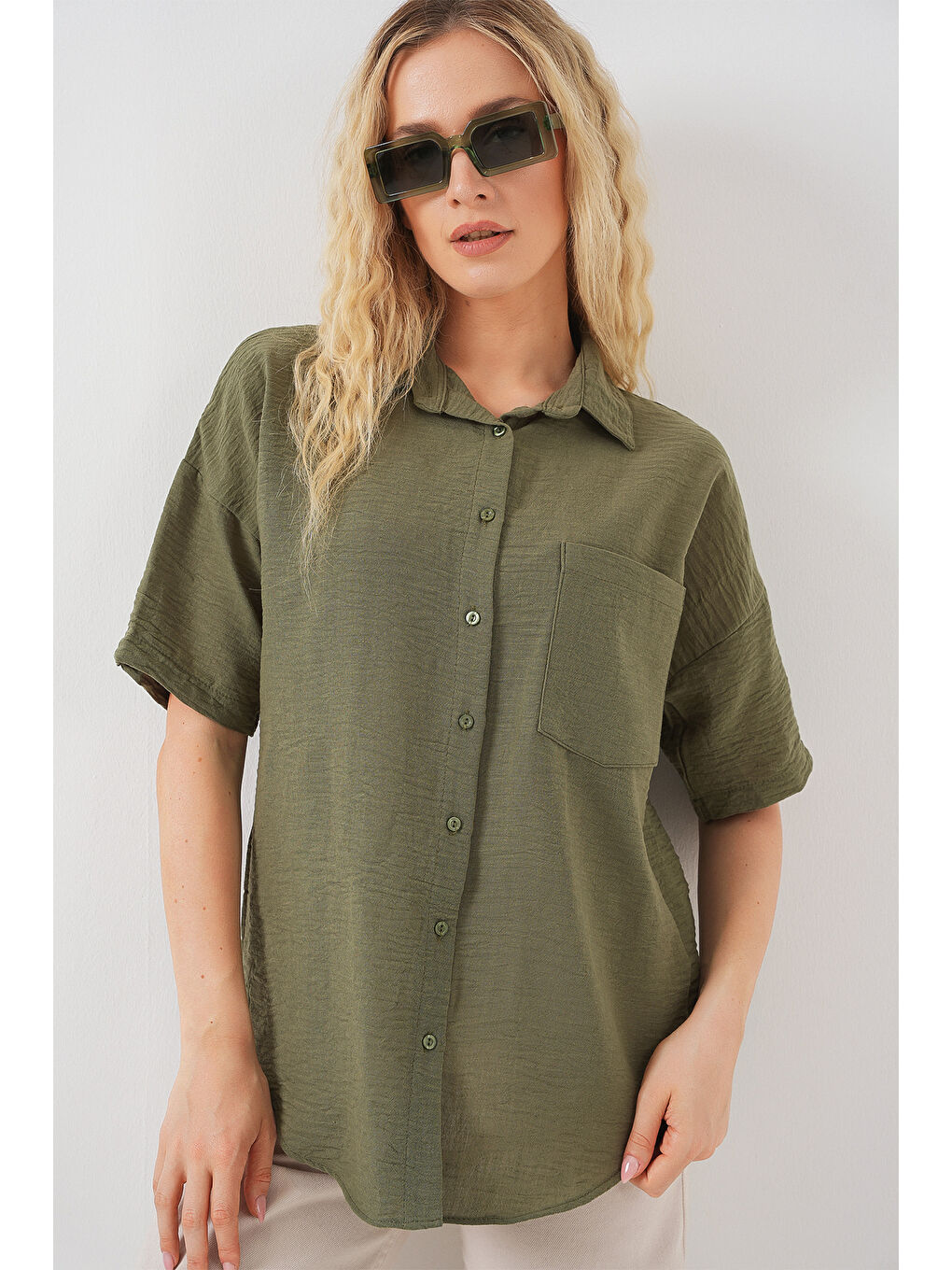 Kadın Kısa Kol Keten Görünümlü Gömlek 20336 - Haki