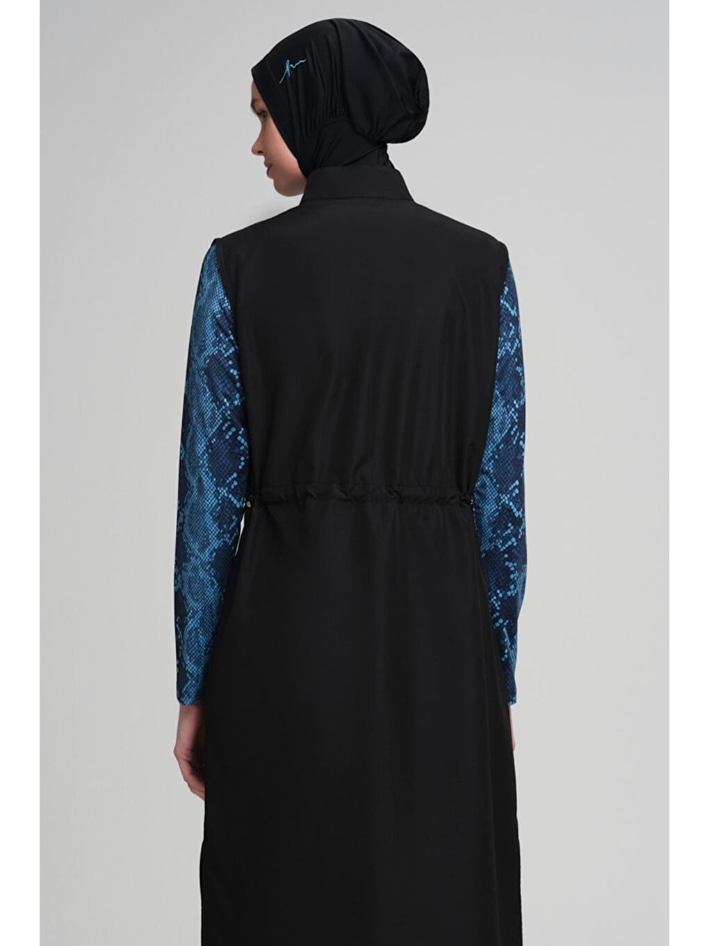 Mavi Desenli Siyah Jileli 4 Parça Tam Tesettür Mayo Takımı 3019-6