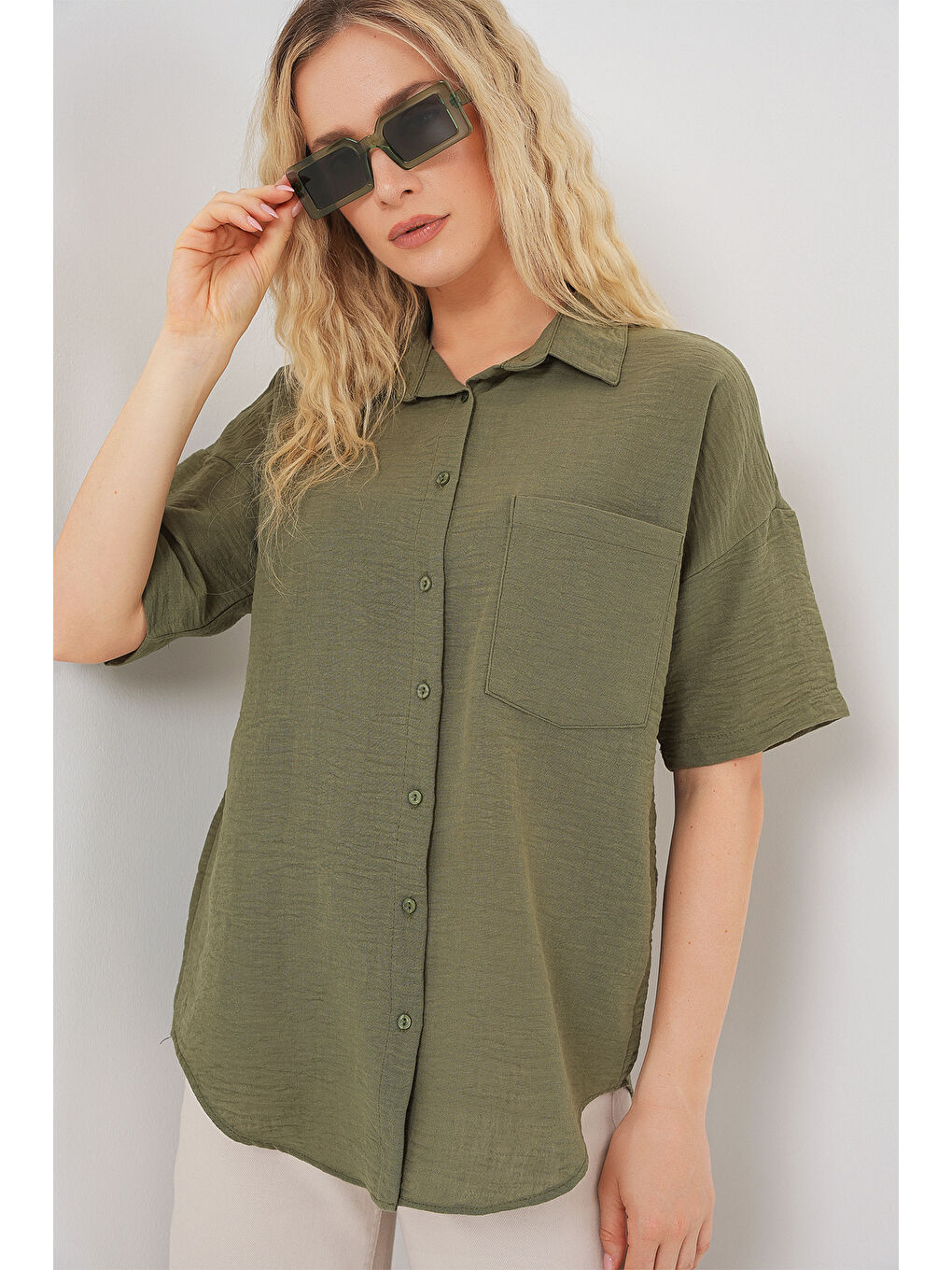 Kadın Kısa Kol Keten Görünümlü Gömlek 20336 - Haki-3