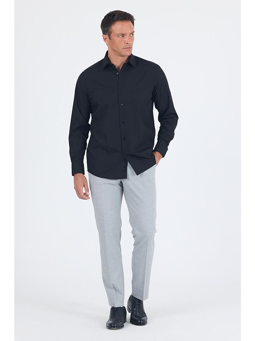 Siyah Uzun Kol Düz Bez Ayağı Sert Yaka Cep 30 Pamuklu Basic Comfort Fit Gömlek 1004250051_001-1