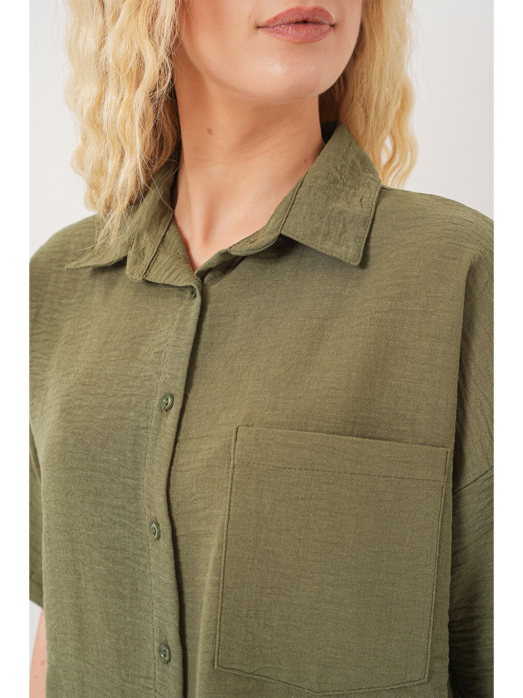 Kadın Kısa Kol Keten Görünümlü Gömlek 20336 - Haki-4