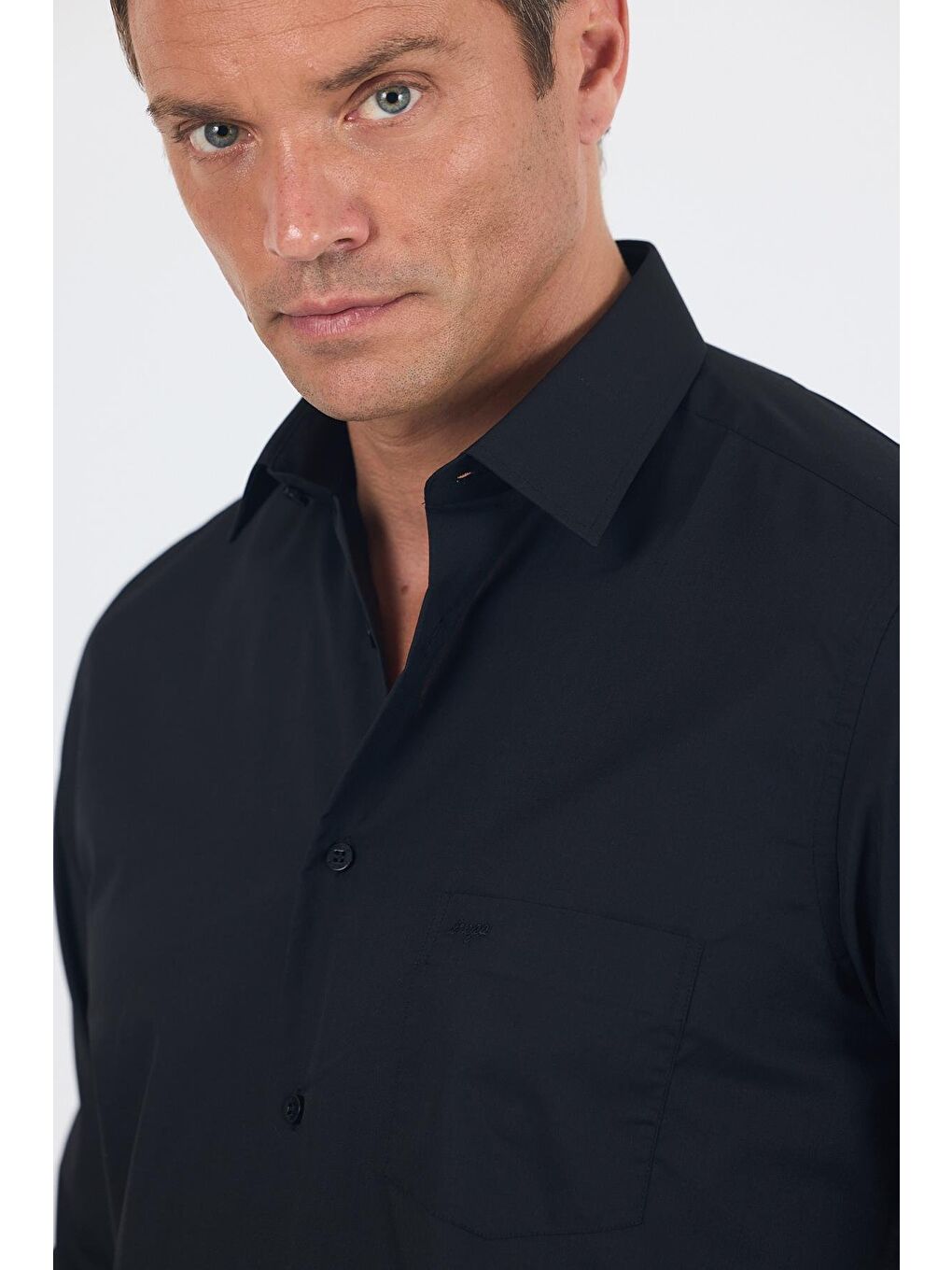 Siyah Uzun Kol Düz Bez Ayağı Sert Yaka Cep 30 Pamuklu Basic Comfort Fit Gömlek 1004250051_001-3