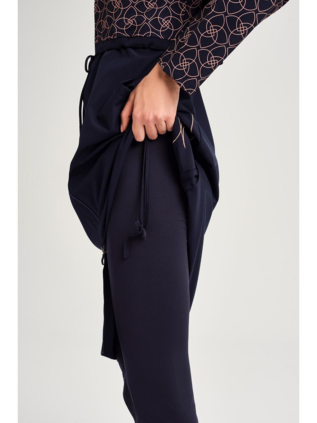 Elisa Kordon Detaylı Lacivert Jileli Tam Tesettür Mayo Üstü 2991-6