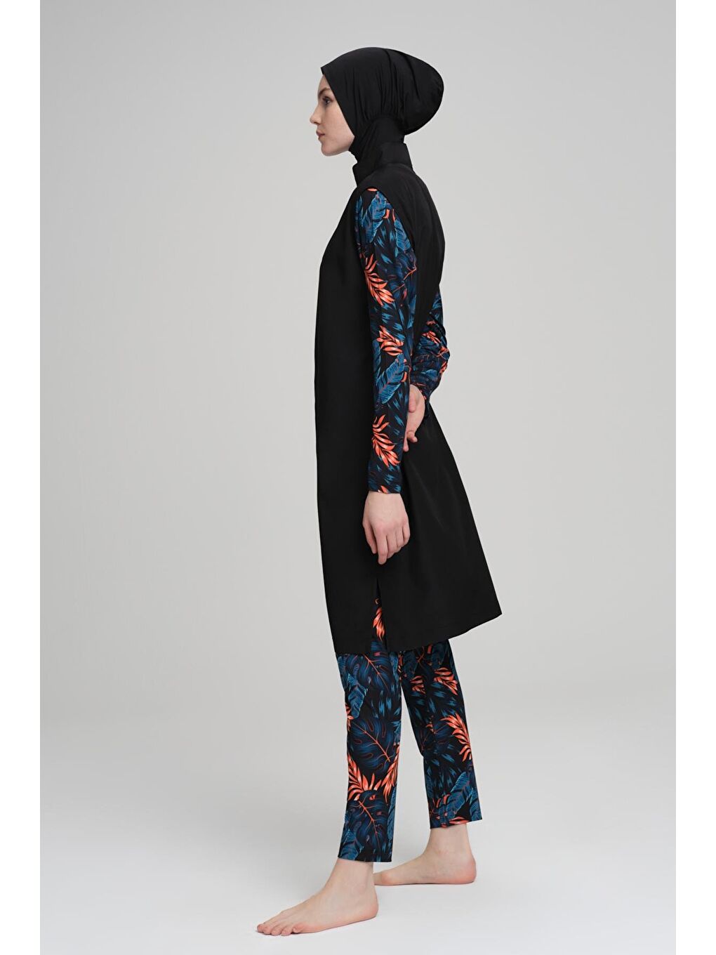 Renkli Yaprak Desenli Siyah Jileli 3 Parça Tam Tesettür Mayo Takımı 2229-2