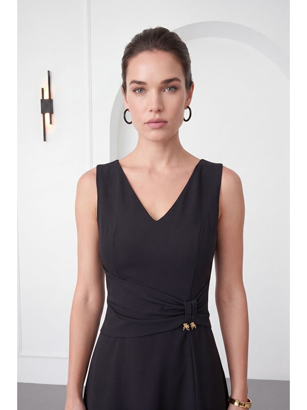 Kadın Siyah V Yaka Yırtmaçlı Midi Kloş Davet Elbisesi-2