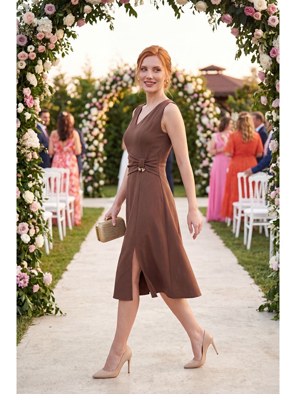 Kadın Kahverengi V Yaka Yırtmaçlı Midi Kloş Davet Elbisesi-4