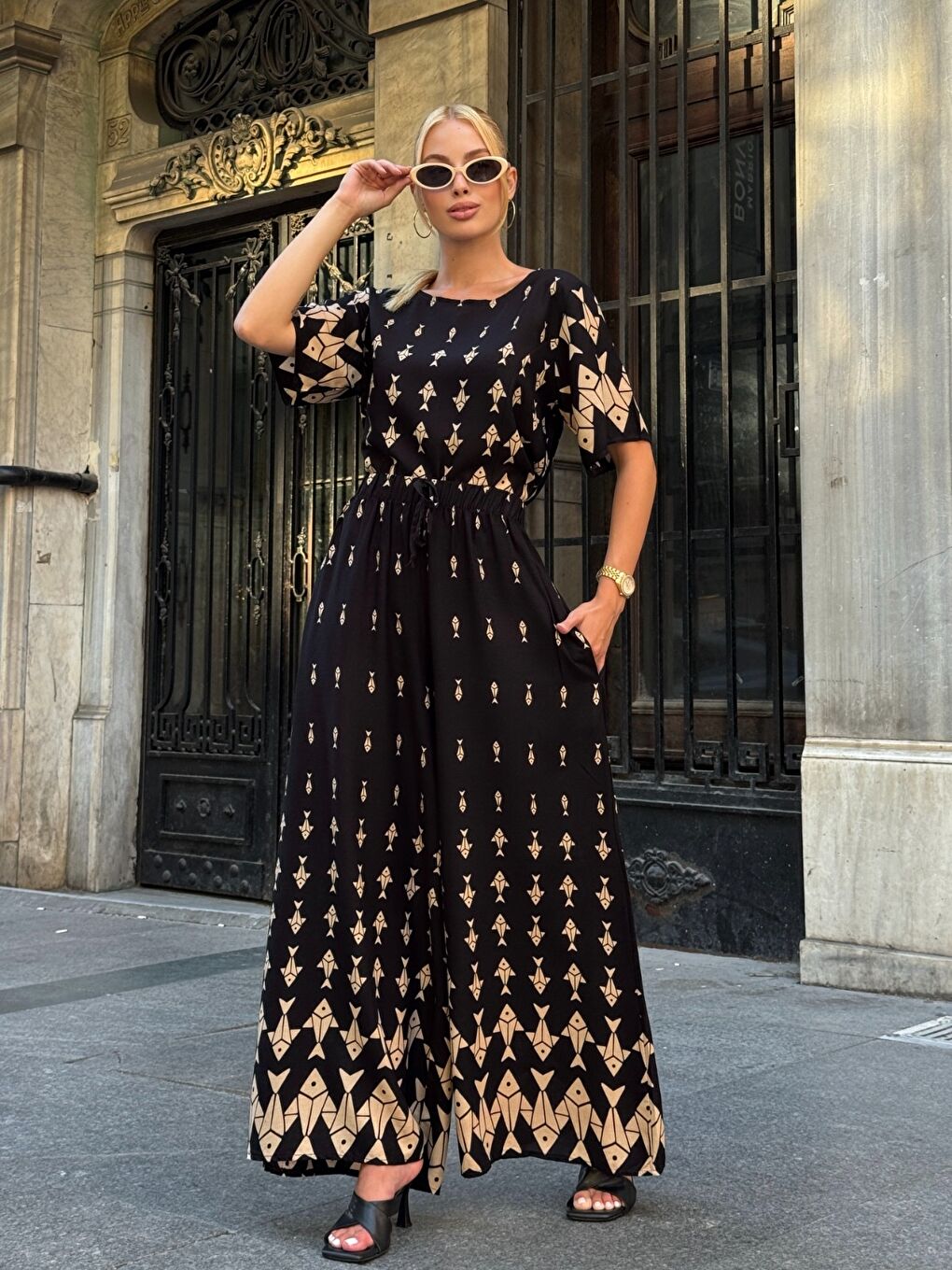 Siyah Viskon Kumaş Desenli Bol Paça Alt Üst Takım