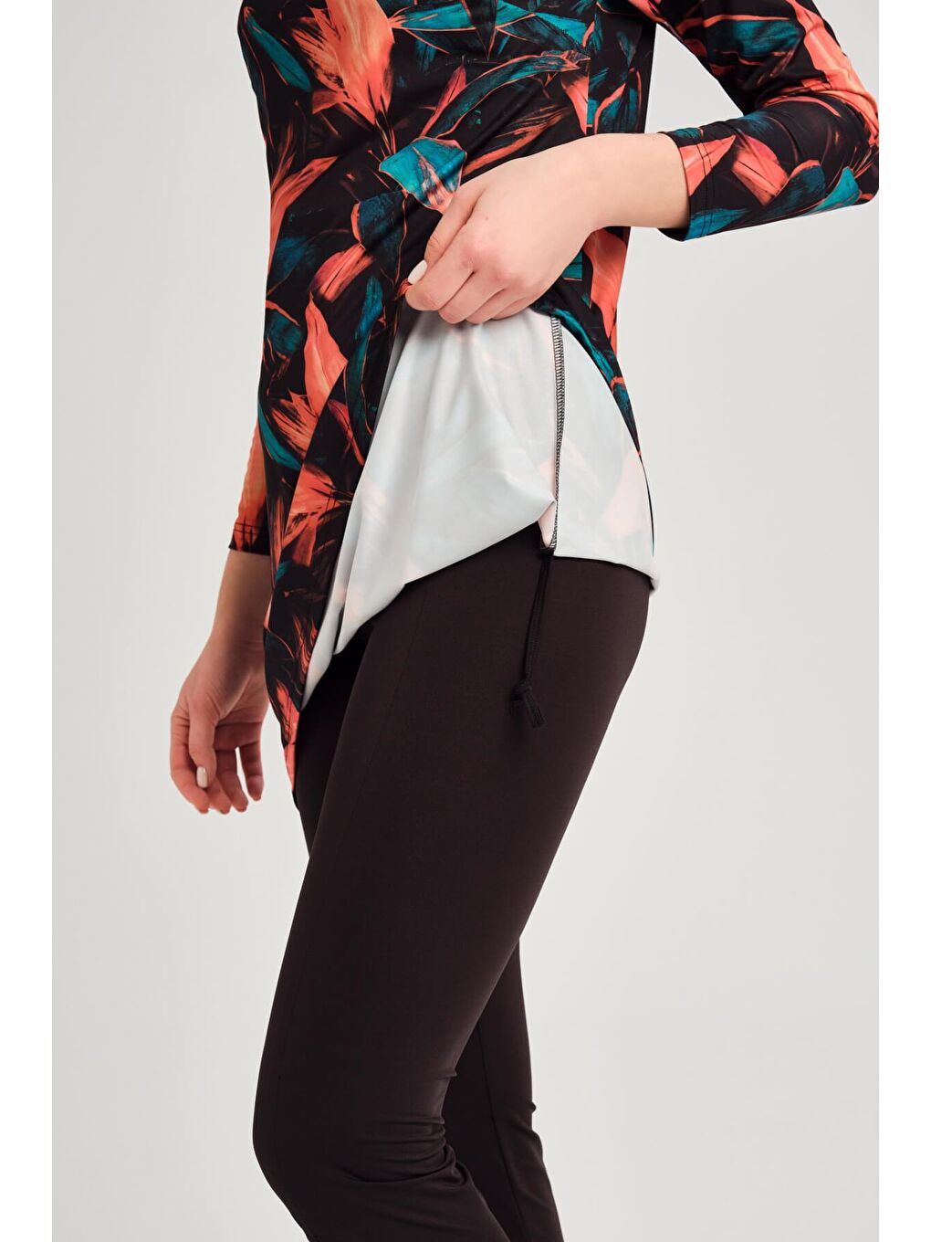 Turuncu Yaprak Detaylı Elastanlı Siyah Tam Tesettür Mayo Üstü 2958-4