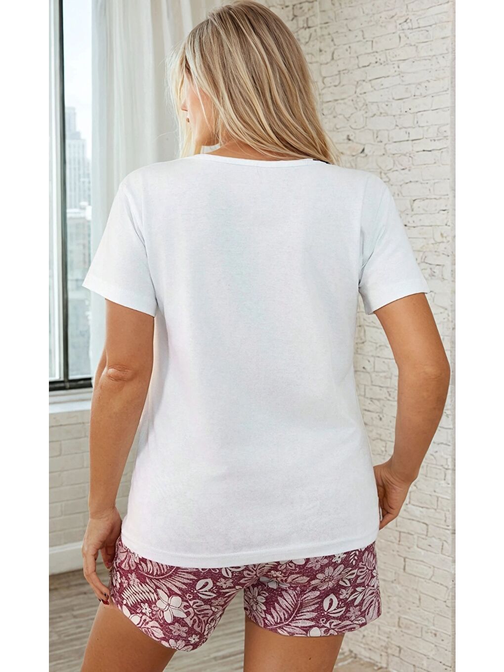 Beyaz Different is Beautiful Baskılı Şortlu Kadın Pijama Takımı-2