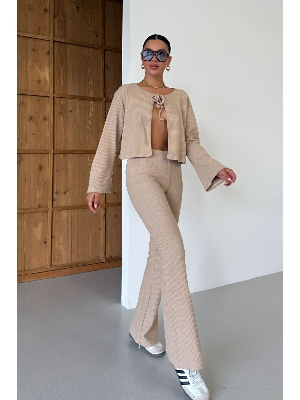 Kadın Bej Önden Bağcık Detay Fitilli Crop Pantolon Takım